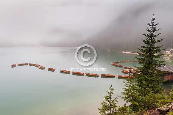 Lago di Braies Lago di Braies