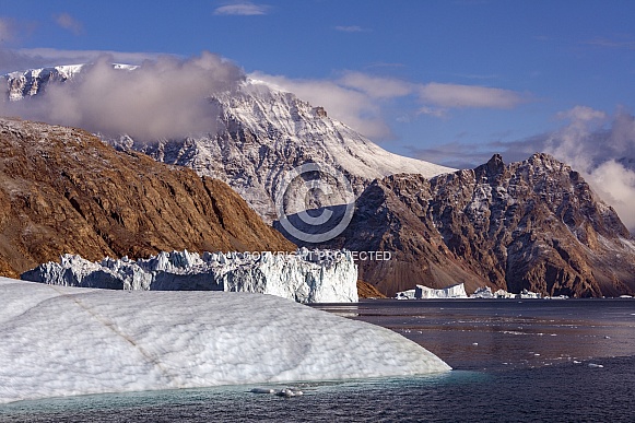 Northwest Fjord - Scoresbysund - Greenland Northwest Fjord - Scoresbysund - Greenland