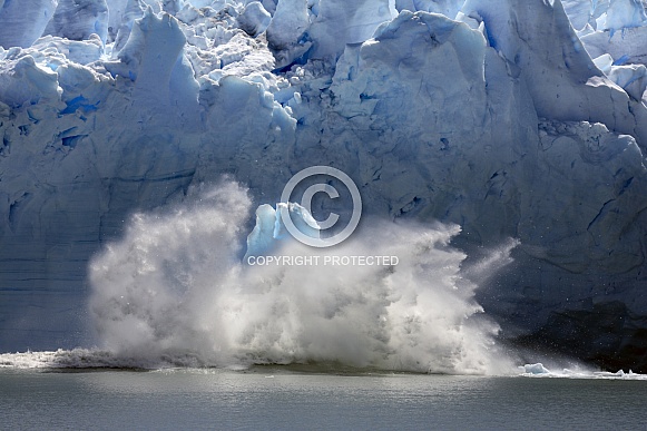Ice calving from the Perito Moreno Glacier - Argentina