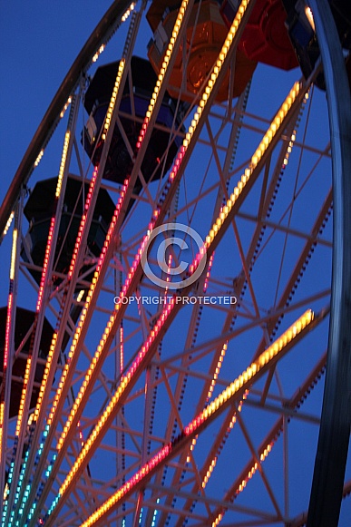 Ferris wheel against the Evening Sky