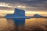 Icebergs - Midnight Sun - Greenland